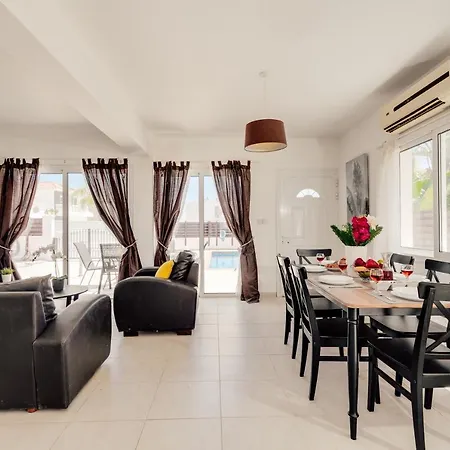 Villa Croeso Ayia Napa