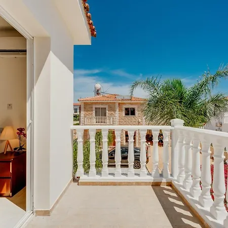 Villa Croeso Ayia Napa